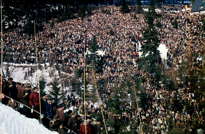 Weitenmessung beim Skispringen um 1960